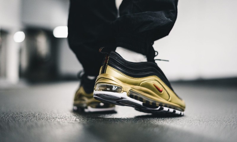 Air max 97 qs best sale black gold